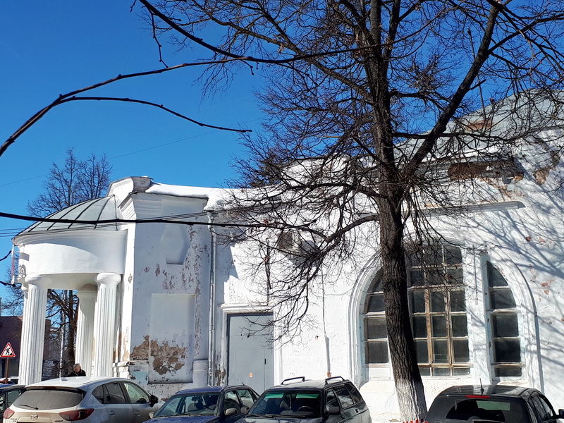 Кинотеатр "Искра", вид сбоку
