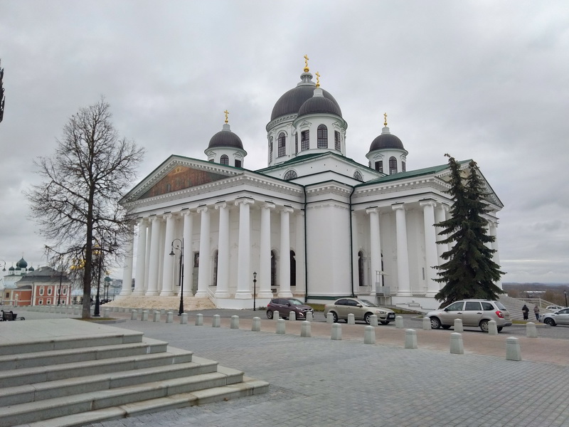 Воскресенский собор, вид сбоку