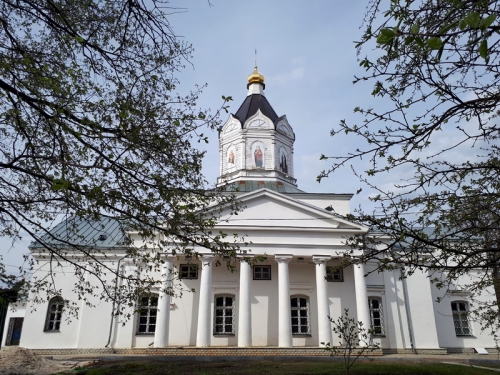  Храм в честь иконы Казанской Божией Матери, ул.1 Мая, 1Б