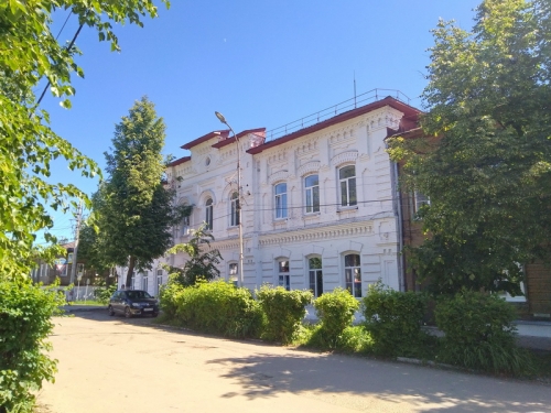 Екатерининская женская гимназия, ул. К.Маркса, 16
